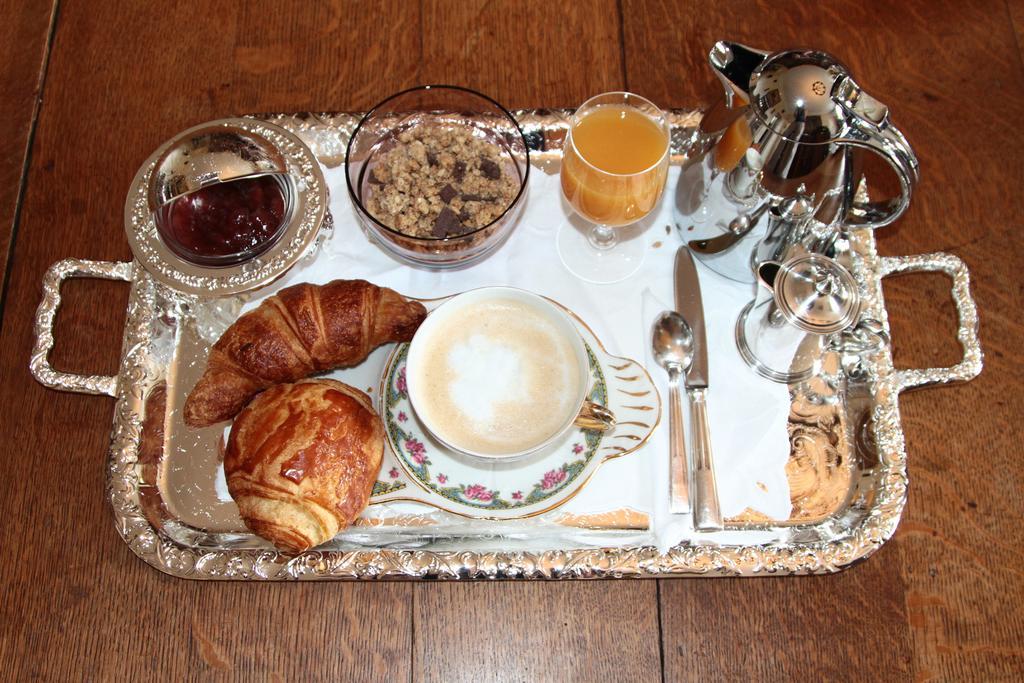 Bed and Breakfast Chateau Du Breuil Gevrolles Экстерьер фото