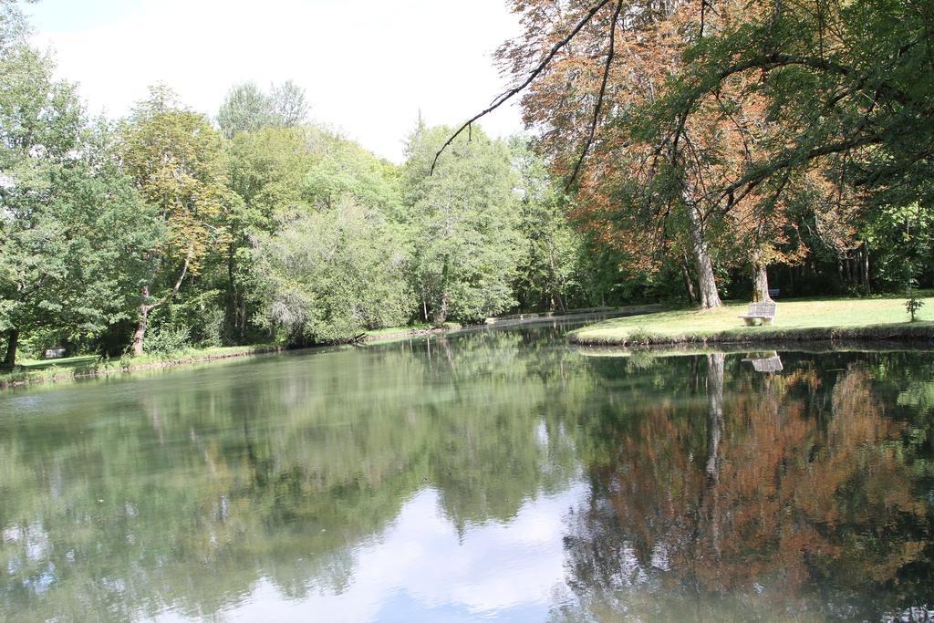 Bed and Breakfast Chateau Du Breuil Gevrolles Экстерьер фото